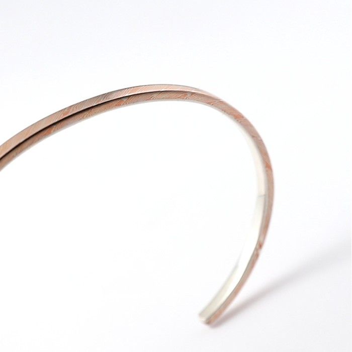 Suman Dhakhwa（スーマンダックワ） バングル モクメ ナロー カフ