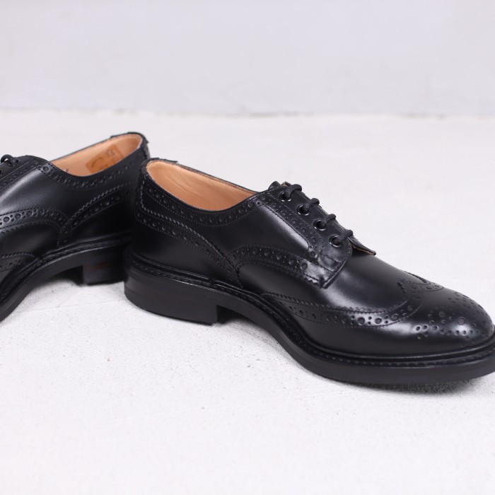 トリッカーズ 革靴 Tricker's ウィングチップ シューズ ブラック BOURTON TR5633 BLACK  :tr563310:Charger.web-store - 通販 - Yahoo!ショッピング