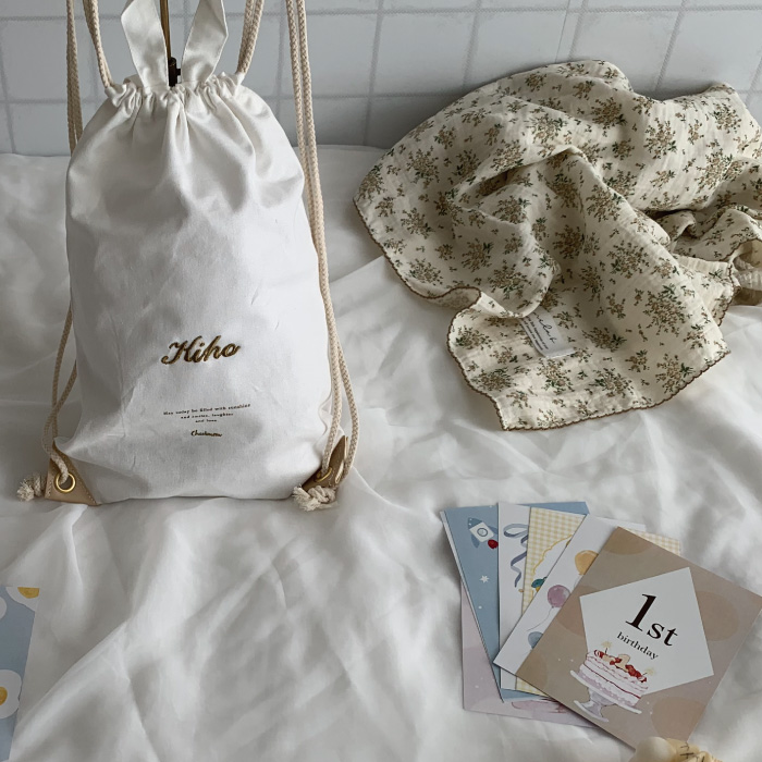 出産祝い ギフトセット | mela-B ギフトセット  おくるみ &ナップバッグ & マンスリーカード | おむつケーキ 出産祝い 男の子 女の子 名入れ  刺繍 |  | 01