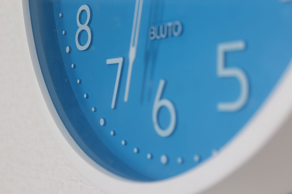 ブルートゥース 掛け時計 BLUTO ハンドメイド木製ブルートゥース