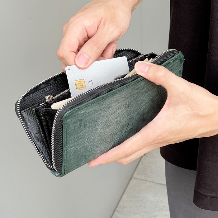 【実物撮影】ブライドル 長財布 メンズ 男 ラウンドファスナー 革 黒 ブラック 実物撮影】ブライドル 長財布 メンズ 男 ラウンドファスナー 革 黒