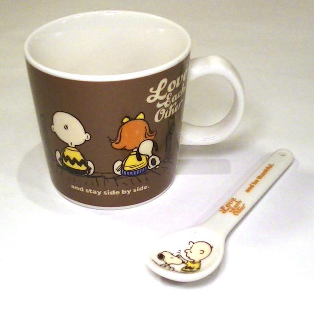 会員 １０％OFF!】 スヌーピー SNOOPY スプーン付き マグカップ ブラウン 0219-32 (プレゼント 贈り物 ギフト コップ)  :0219-32:アクセサリーショップ・choco-TK - 通販 - Yahoo!ショッピング