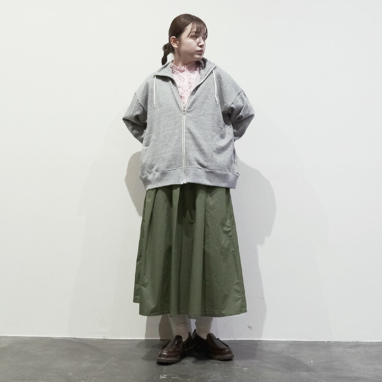 vatka vatka 緑と白のスワールパターン チノパン vent blanc（ヴァンブラン） (40%OFF SALE) (2025AW 秋冬) コットン