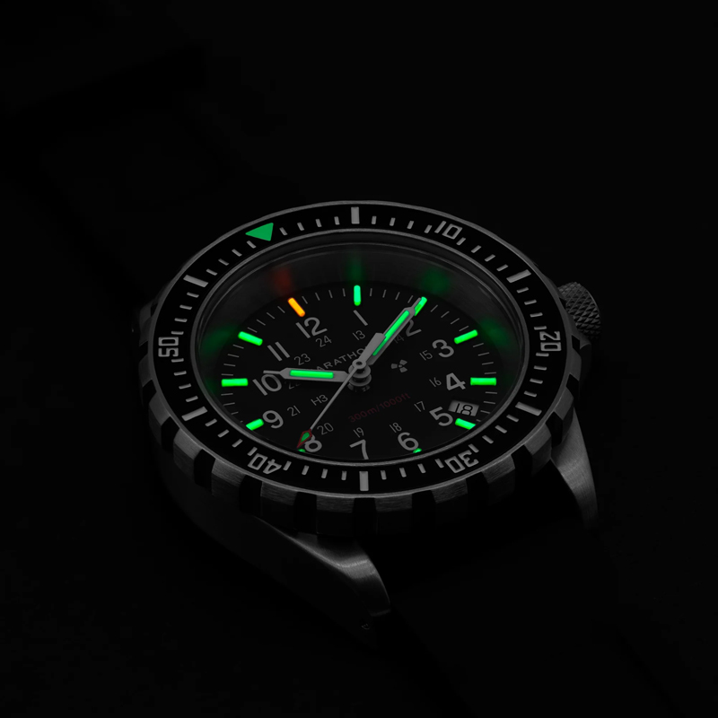 腕時計 MARATHON TSARDivers Quartz 300M マラソン ティーサー