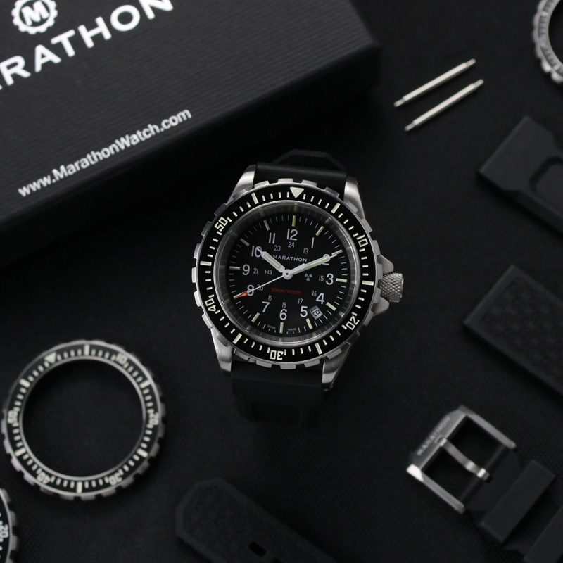 MARATHON アナログクォーツ腕時計 ブラック 腕時計 MARATHON TSARDivers Quartz 300M マラソン ティーサー