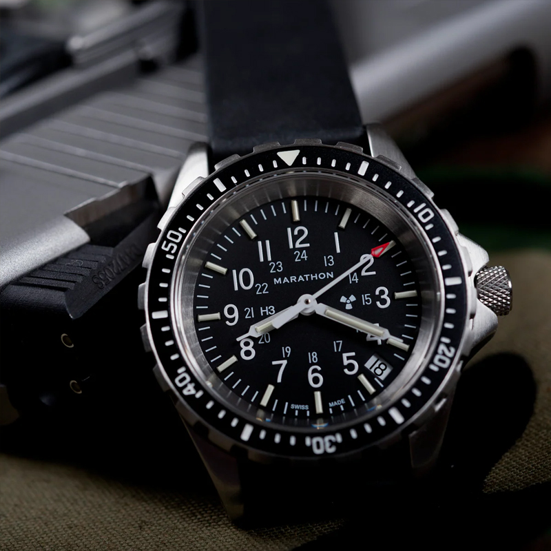 美品 MARATHON TSAR Divers Quartz マラソン 腕時計 MARATHON TSAR36mm Divers Quartz 300M マラソン ティーサー