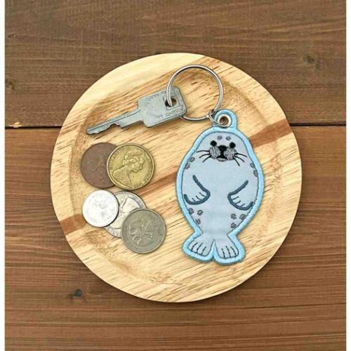 キーリング 海のリフレクター刺繍キーリング アザラシ デコレ