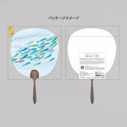 夏雑貨 ROKKAKU 箔押し都うちわ みすゞうた 大漁 団扇 : キャラクター
