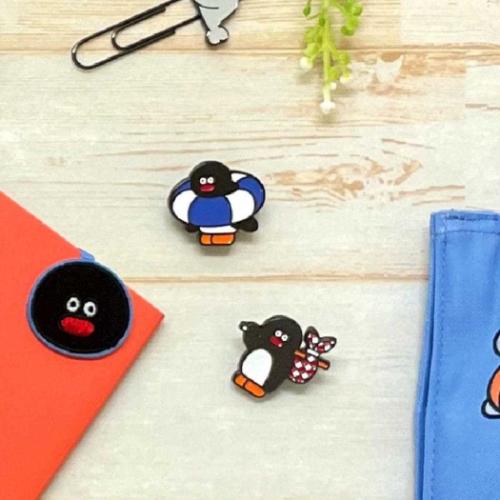 ピンバッジ PINGU×松本セイジ ピンズ Travel ピングー アイアップ