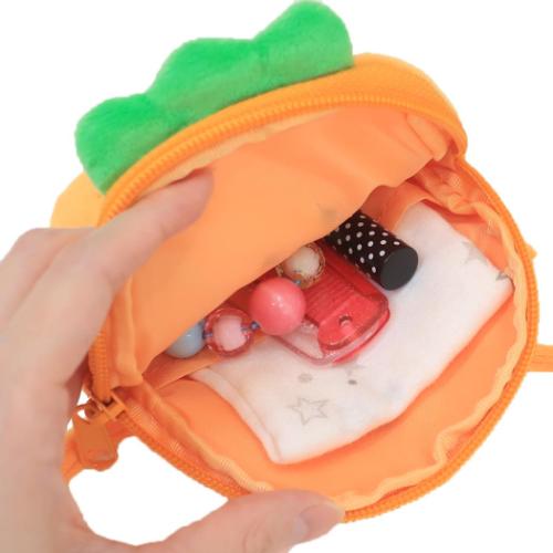 移動ポケット ジューシーなにんじんとなかまたち ダイカットどこでもポッケ にんじん カミオジャパン クリップポーチ ショルダーひもつき
