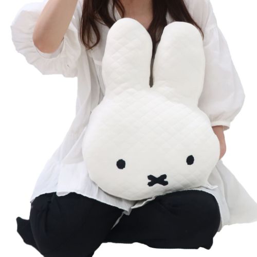 ミッフィー✕BREEZE　変身クッション PLAZA限定発売】ミッフィーのクッションとポーチ | CHARADINATE