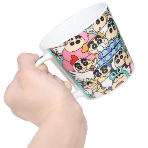 マグカップ 陶磁器製マグカップ クレヨンしんちゃん ぎゅうぎゅう 変身しんちゃん ティーズファクトリー プレゼント ギフト アニメキャラクター