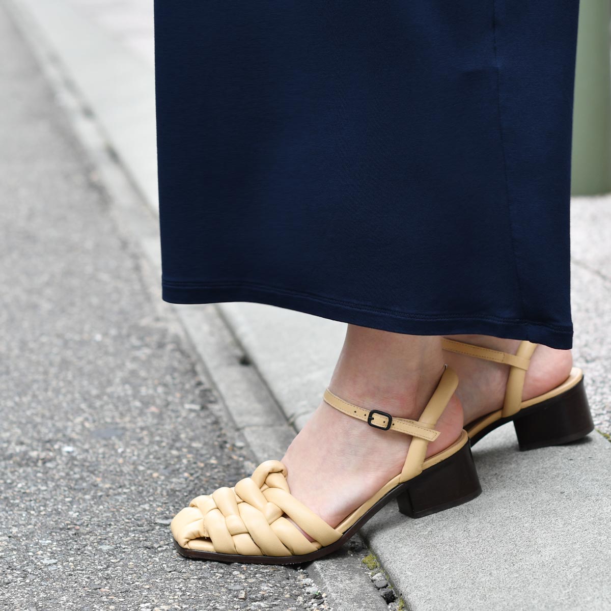 【HEREU】ベージュ Pesca ヒールサンダル、お洒落 HEREU【へリュー】ヒールサンダル Caberesa Heeled OAT ベージュ