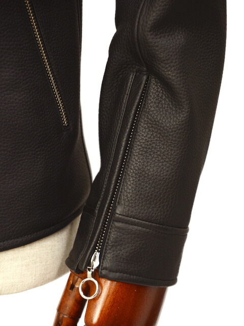 seraphin010821blk5.jpg
