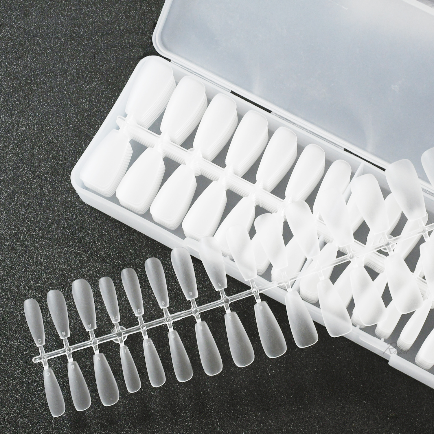 Risa（リサ） ネイルチップ 付け爪 薄型 クリア 艶消 300枚 チップ