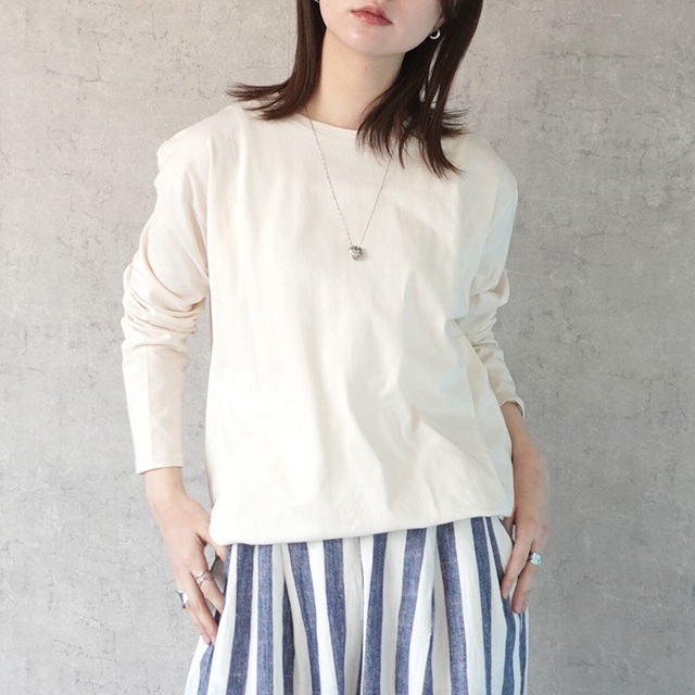 美品 HIYORI ヒヨリ 天竺 ラウンドヘムクルーネックTシャツ カットソー nest Robe - 美品 HIYORI ヒヨリ 天竺 ラウンドヘムクルーネックT