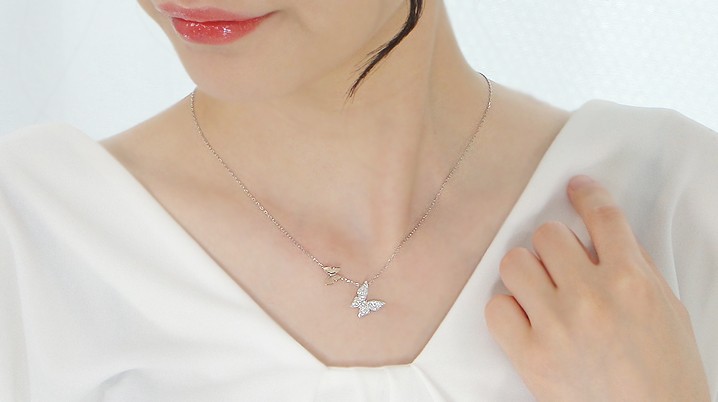 【 専用】極美品 K18 ダイヤ 蝶 バタフライ モチーフ ネックレス グラフ GRAFF マルチ バタフライ シルエット ダイヤモンド