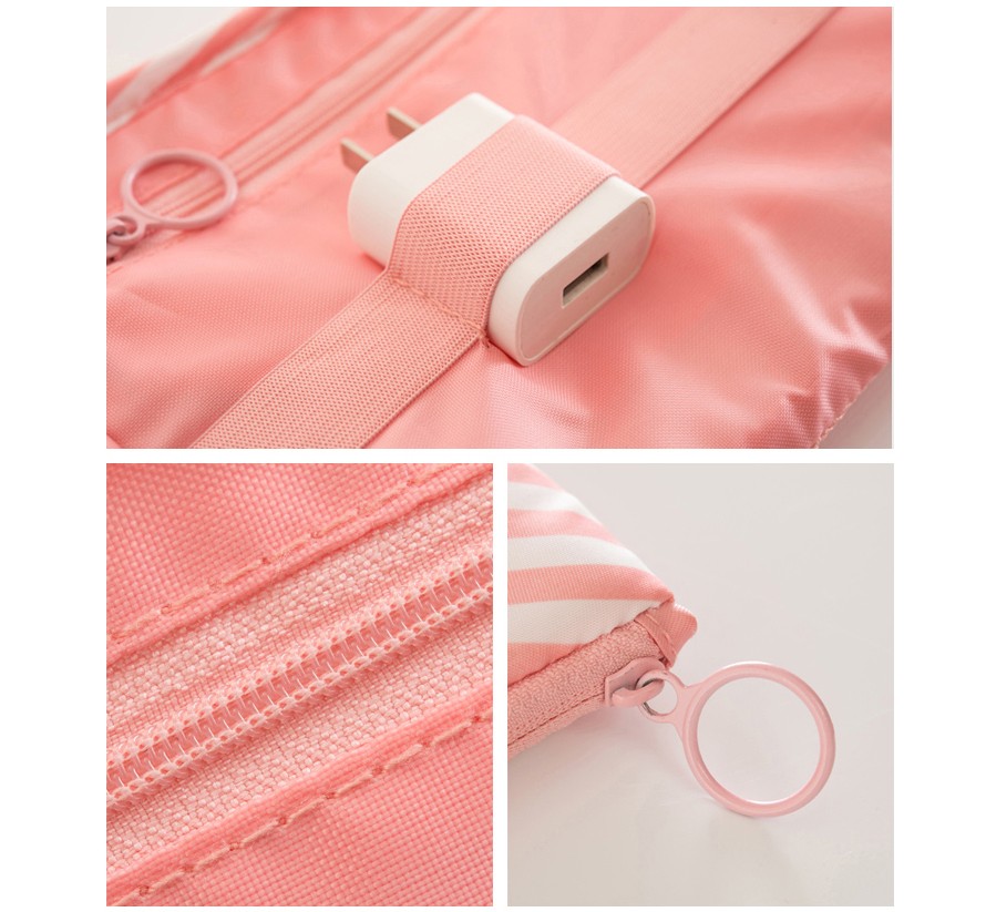 トラベルポーチ