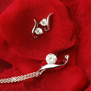 プリンセス リーフCZピアス