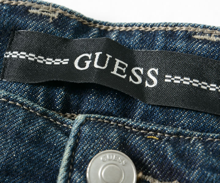 新品GUESSスリムテパードダメージ加工デニム 新品GUESS スリムテパードダメージ加工デニム