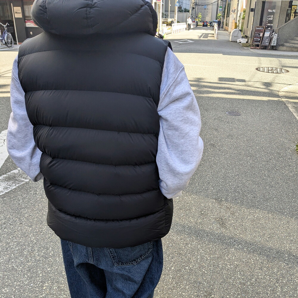 美品Herno 黒 フード付きダウンベスト40サイズ 衣類カバー付き 楽天