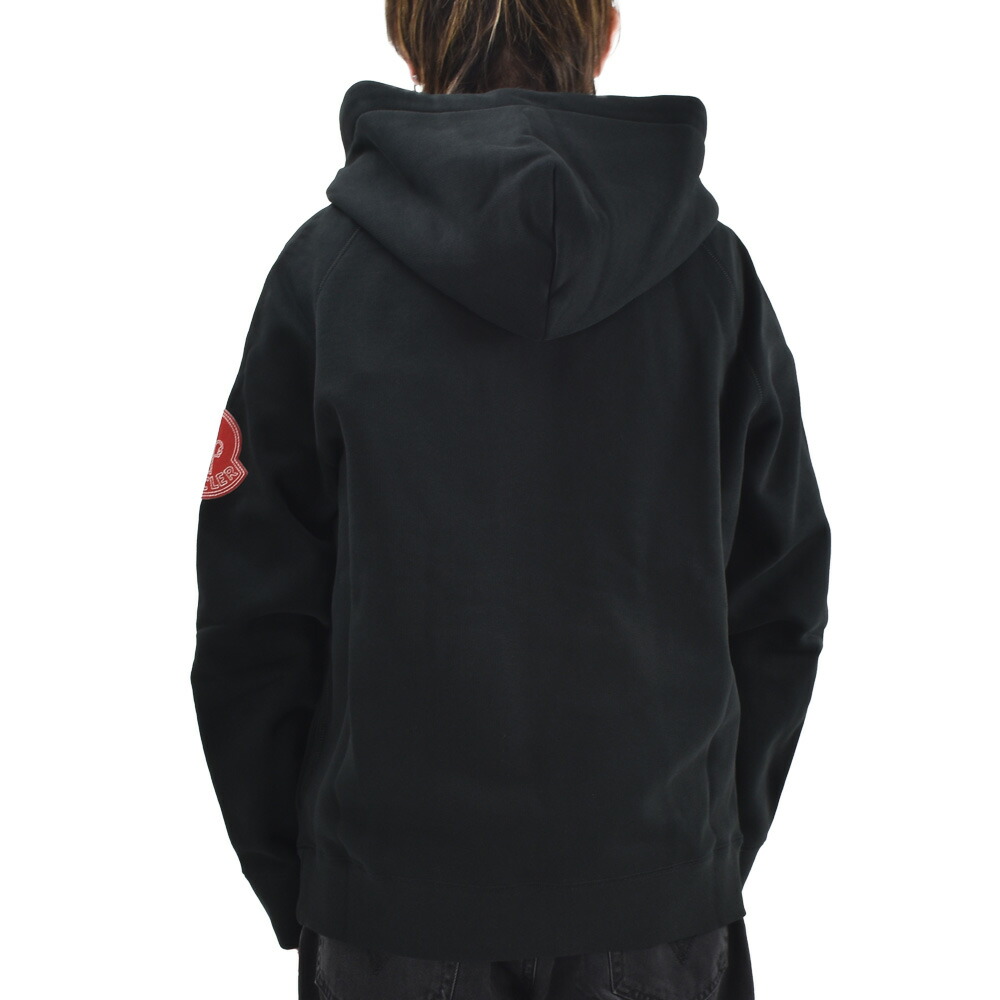 期間限定値下）MONCLER ／フーディ
ロゴフーディ　スウェットシャツ MONCLER モンクレール ダウン ジップアップ ニット カーディガン