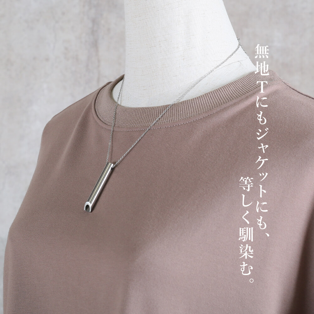 アンティークガラスビーズ使用のJ Hudson & Coホイッスル付き