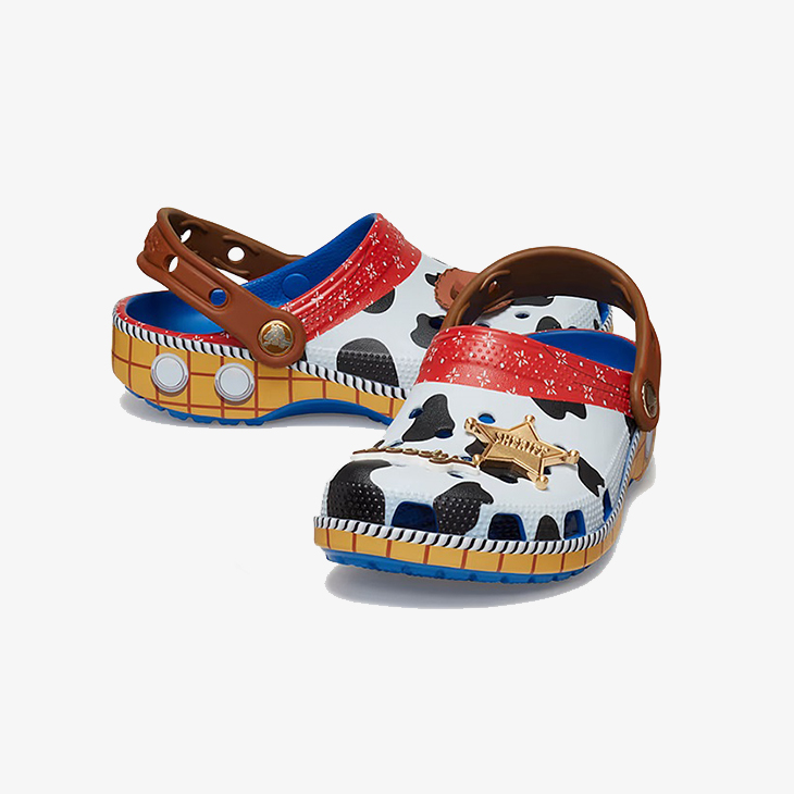 クロックス サンダル メンズ 《Ux》 Toy Story Woody Classic Clog ト...