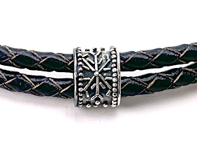 レザーブレスレット（雪の結晶）