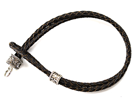 レザーブレスレット（雪の結晶）