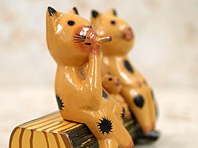 ブロンズ製 アジアン バリネコ像 バリネコS(親子)(イエロー) 切り株付き アジアン雑貨 バリ 猫