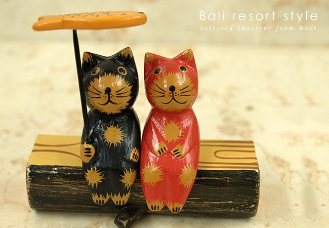 No.227 民族衣装猫 レッド＆ネイビー チーズソファー 木彫り猫 バリ猫