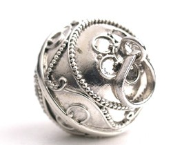 ガムランボール ジャワン 海