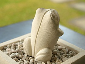 お祈りカエルと四角のお庭(手彫り)(ストーン付き) 置物 オブジェ 石