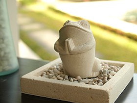 お祈りカエルと四角のお庭(手彫り)(ストーン付き) 置物 オブジェ 石