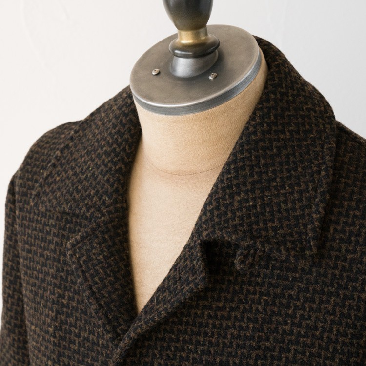 Universal Works. コート Universal Works Men's Corduroy Easy Jacket in Ecru Universal