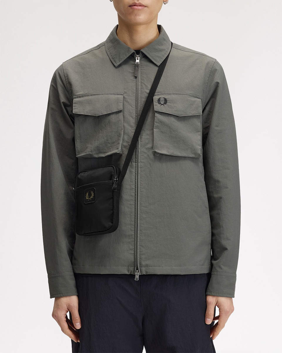 FRED PERRY（フレッドペリー） クリンクル ナイロン スモール サイド