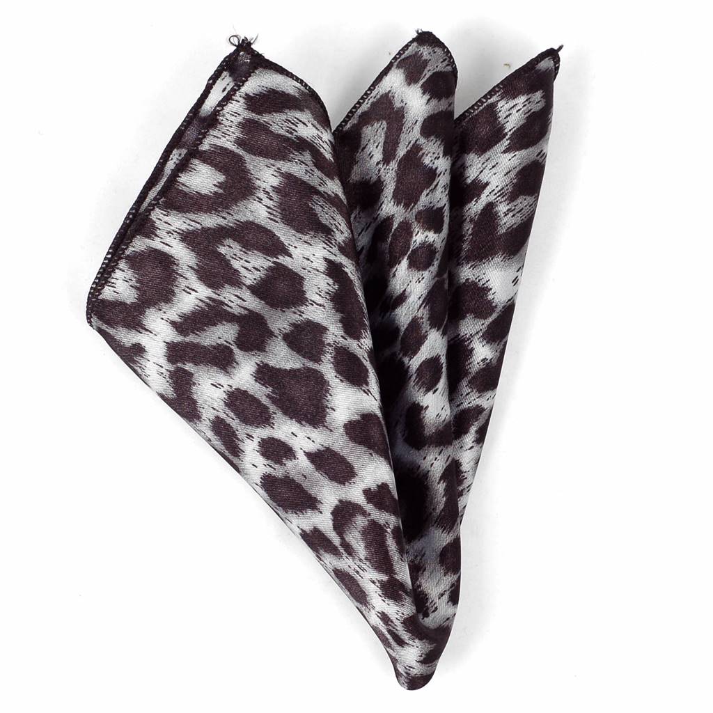 ポケットチーフ ハンカチ ヒョウ柄、チェック柄 ペイズリーなど 10種 一枚でジャケットの胸元が個性的に変わるチーフ飾り！送料無料 |  | 02