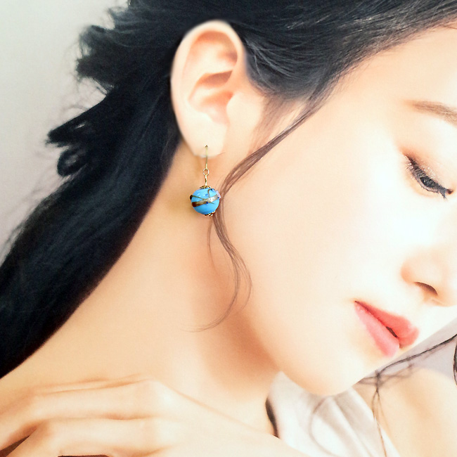 とんぼ玉ピアス 国産品 上品 蜻蛉玉 赤 青 樹脂フックピアス