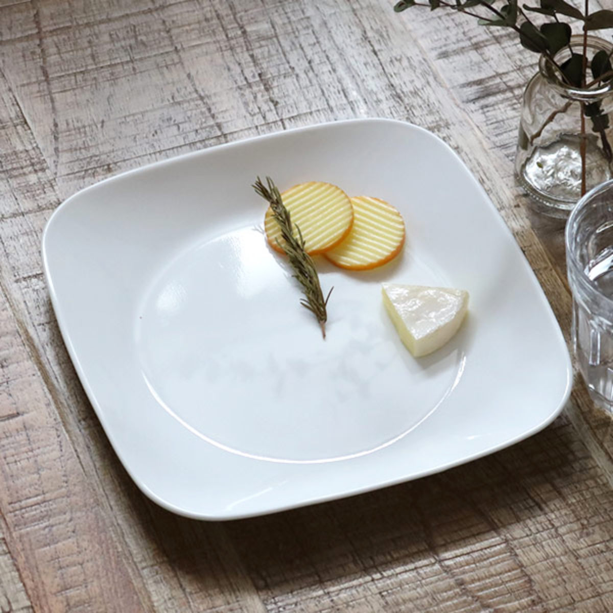 ⭐️新品　未使用品⭐️CORELLE コレール角皿 23cm パール金属 プレート 23cm コレール CORELLE スクエア 白 食器 皿 角皿