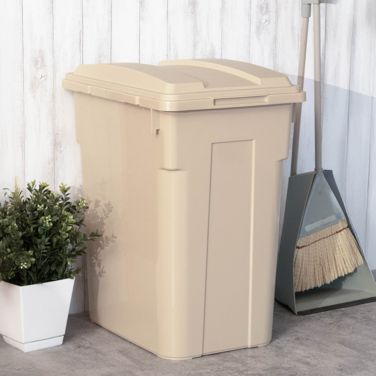 ゴミ箱　大きめ70リットル TONBO（新輝合成） ゴミ箱 70L 連結カラー分別ペール 屋外兼用