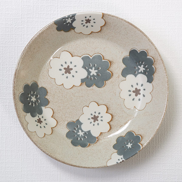 グレー 花柄 平皿 フィオレ グレー花型16.5cm皿(丸平皿・プレート Sサイズ)|食器通販の陶磁庵