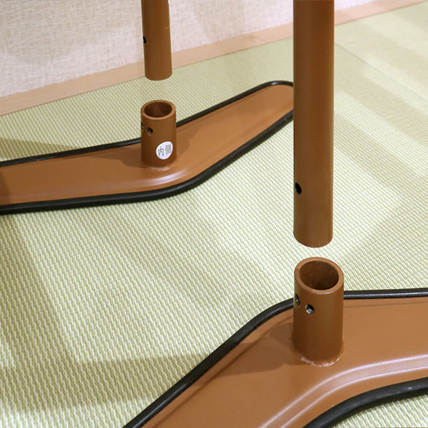 立ち上がり 補助手すり らくらくたっち 介護用品 （ 補助 手すり 立ち上がり手すり サポート 滑り止め付き 角度調節 スチール製 ）_4