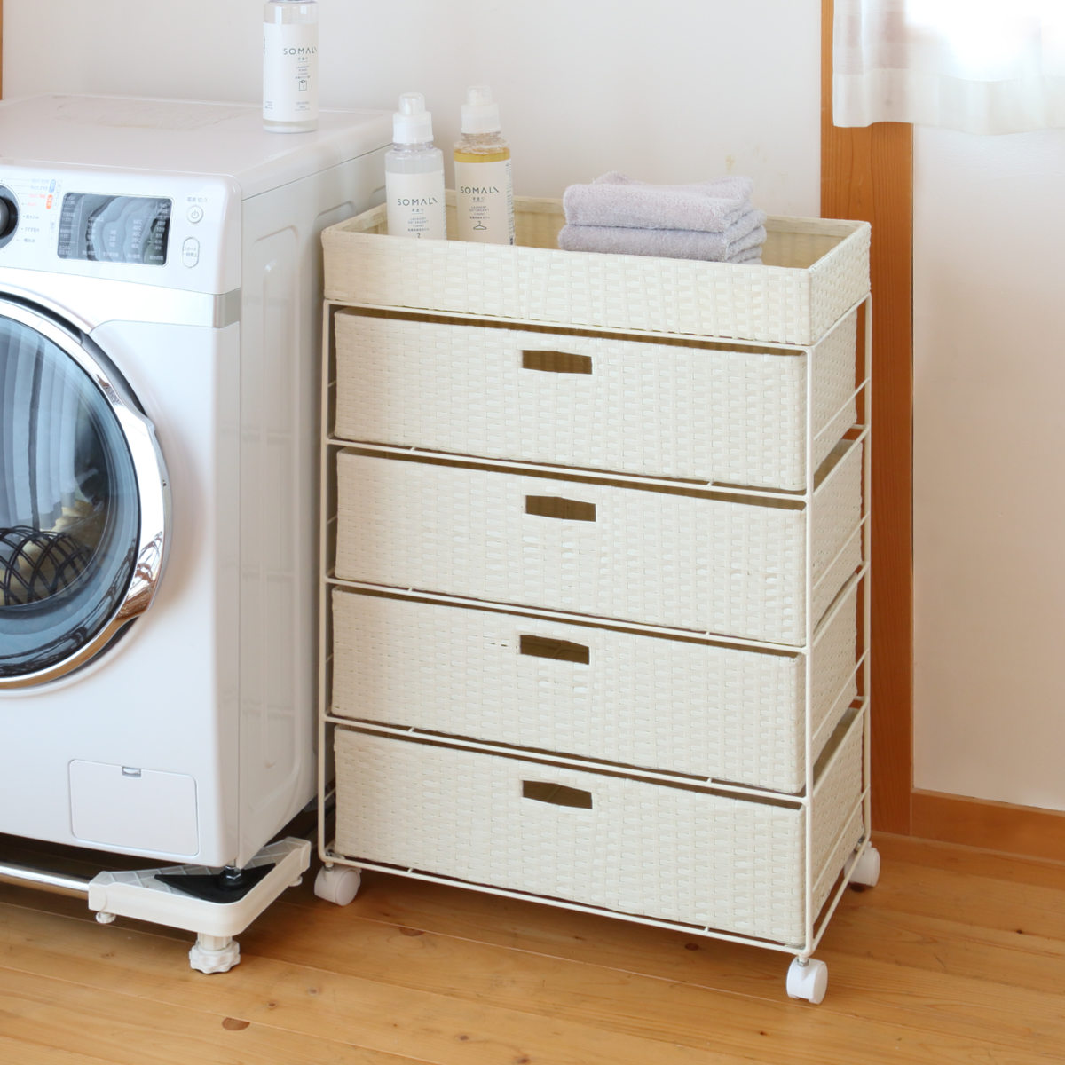 ランドリーチェスト 幅60.5cm 4段 引出し キャスター付 完成品 （ ラタン調 ランドリー チェスト ラック 防水 撥水 収納 かご ）の画像