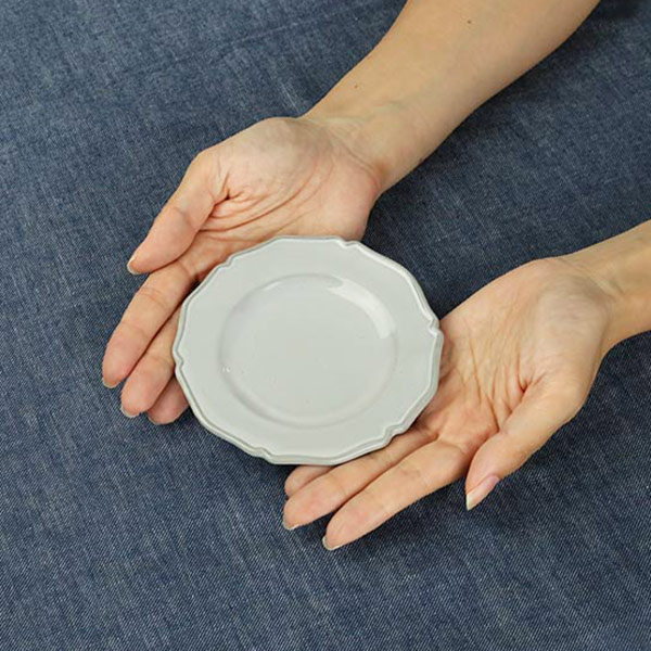 プレート 12cm ラウンド プチ プリンセス Calin 皿 洋食器 陶器 日本製