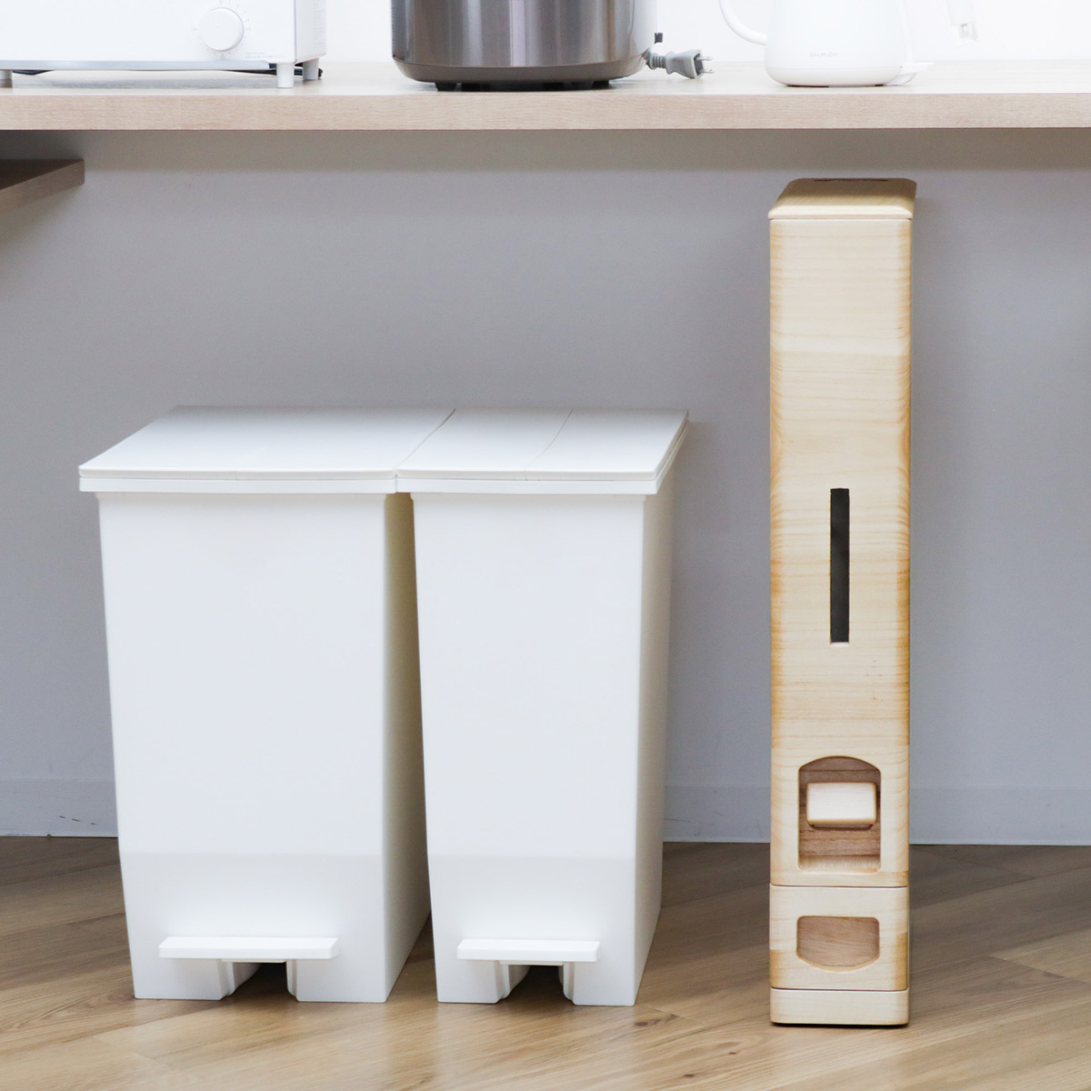 ★キャスター付桐製スリムライスボックス(米びつ) １２kg　未使用品★ 米びつ 10kg用 桐製 スリム 幅12cm キャスター付き スリムライス