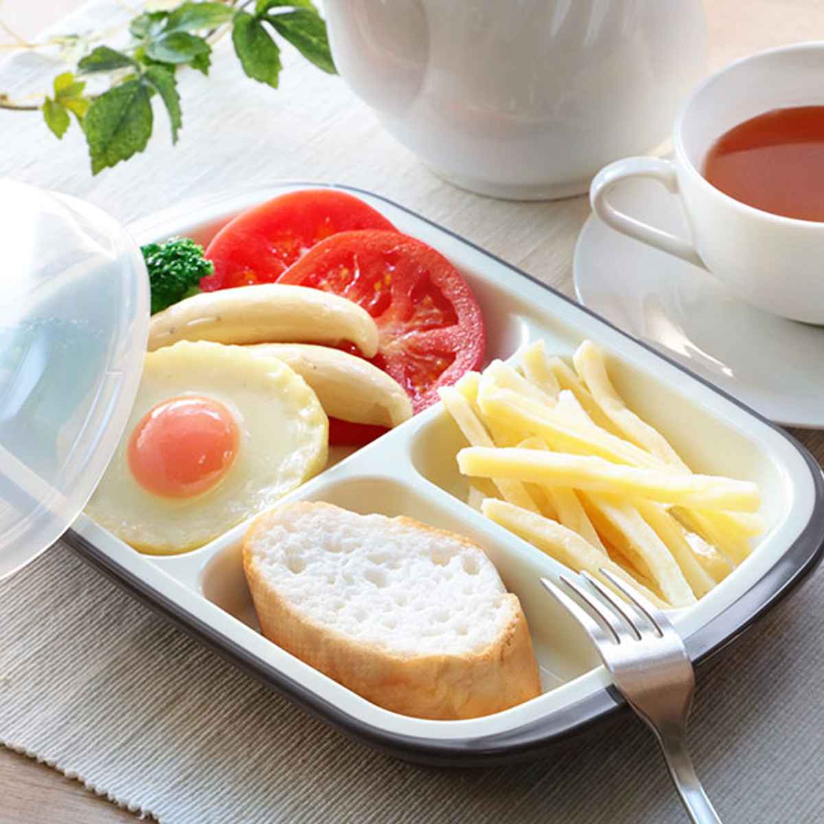 ランチプレート フタ付き プラスチック 食器 仕切り付き 皿 楽弁 角型