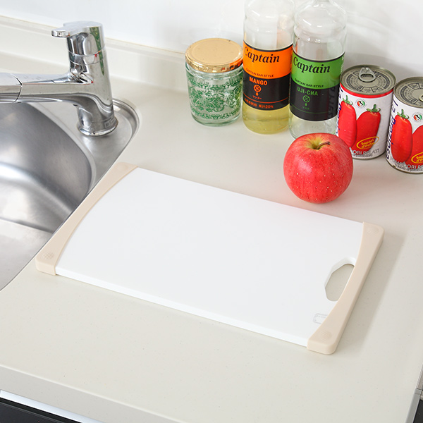 まな板 22cm×37cm 食洗機対応 抗菌 ストッパー付き耐熱抗菌まな板 M