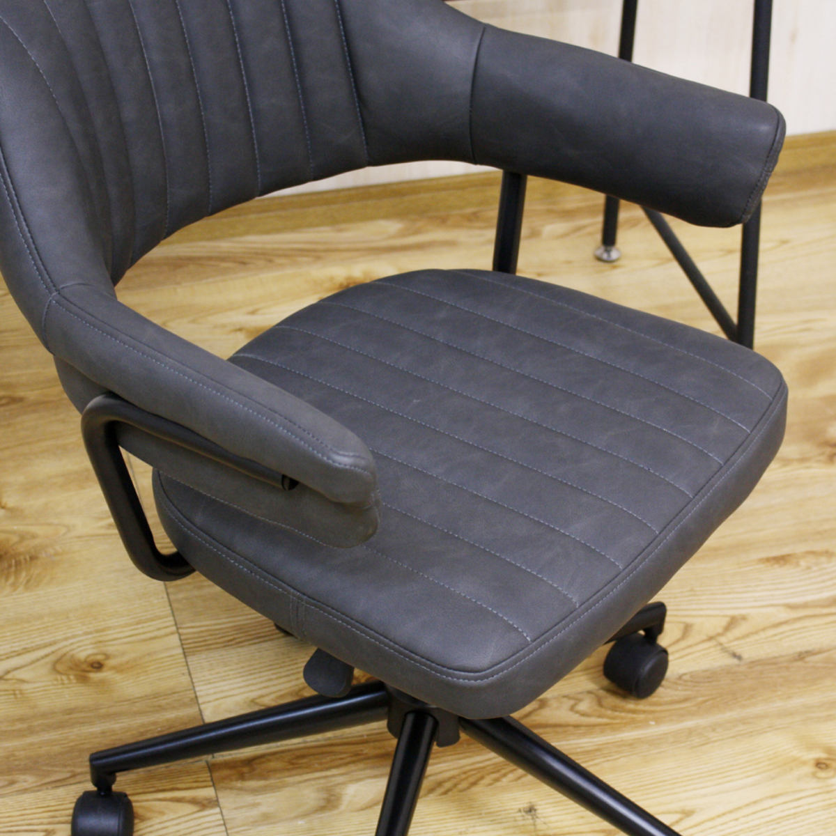 デスクチェア 高さ調節 座面高45〜55cm レザー調 キャスター 肘掛け