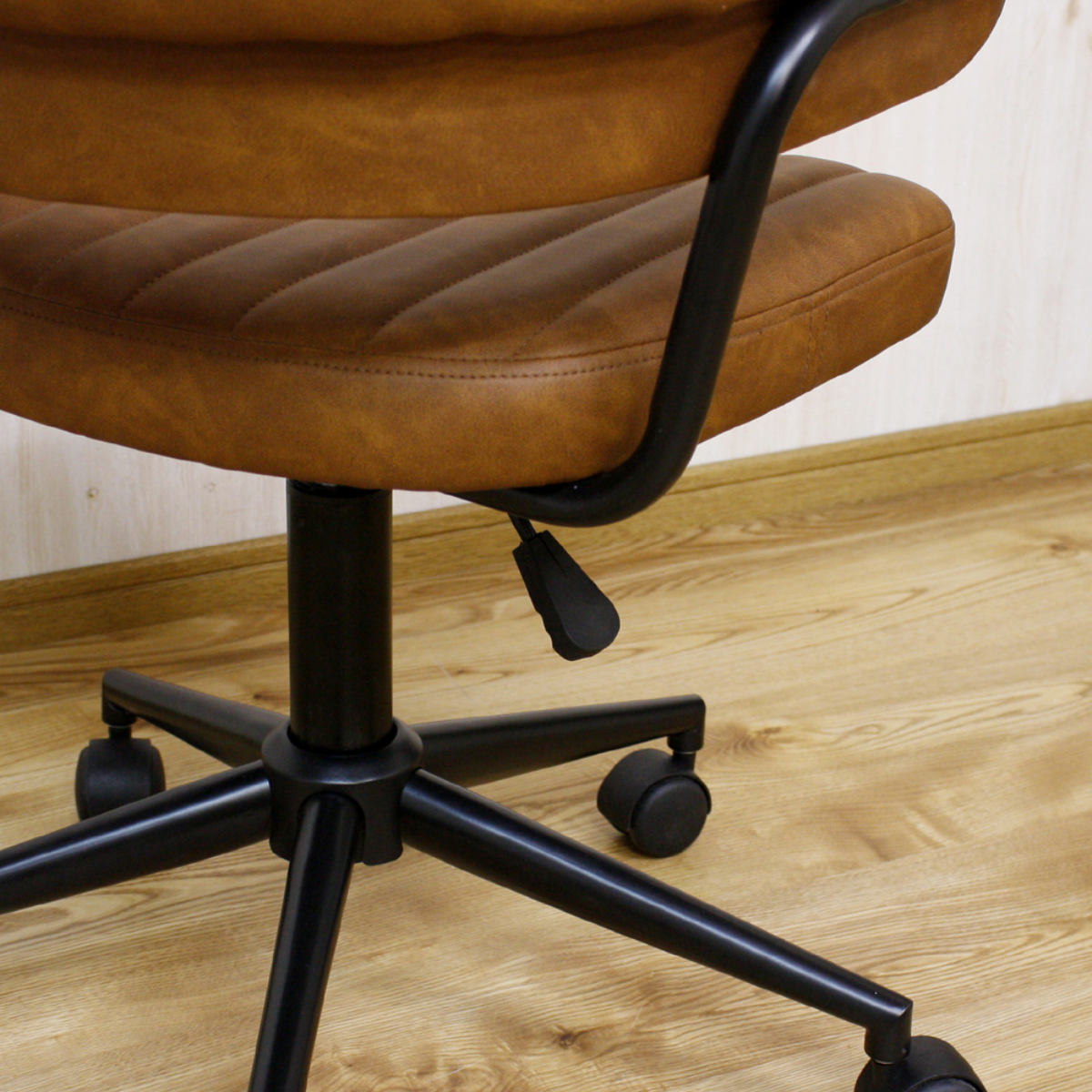 デスクチェア 高さ調節 座面高45〜55cm レザー調 キャスター 肘掛け